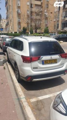 מיצובישי אאוטלנדר Premium אוט' 7 מק' 2.0 (150 כ''ס) בנזין 2016 למכירה בחולון