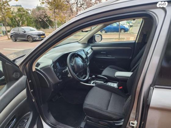 מיצובישי אאוטלנדר Intense אוט' 5 מק' 2.0 (150 כ"ס) בנזין 2017 למכירה בראשון לציון