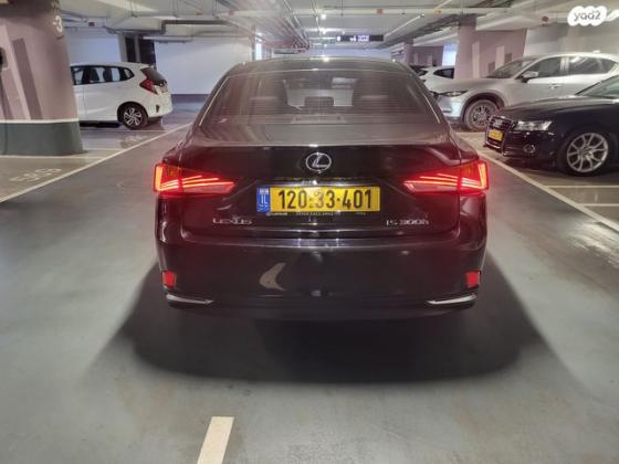 לקסוס IS300h Luxury SR הייבריד אוט' 2.5 (181 כ''ס) בנזין 2018 למכירה בתל אביב יפו