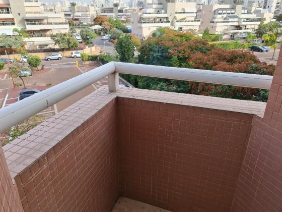 הרב נריה 6 (נאות שקמה)