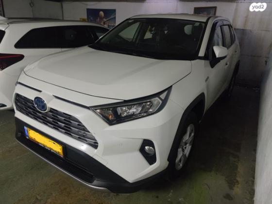 טויוטה RAV4 הייבריד E-xperience הייבריד 5 דל' אוט' 2.5 (178 כ''ס) בנזין 2019 למכירה בתל אביב יפו