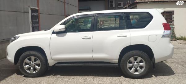 טויוטה לנד קרוזר ארוך 4X4 Select AC אוט' דיזל 7 מק' 3.0 (190 כ''ס) דיזל 2013 למכירה בחולון
