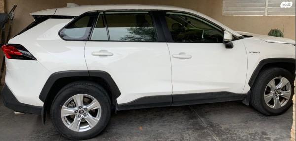 טויוטה RAV4 הייבריד E-volve הייבריד אוט' 2.5 (178 כ''ס) בנזין 2019 למכירה בגבעת ברנר