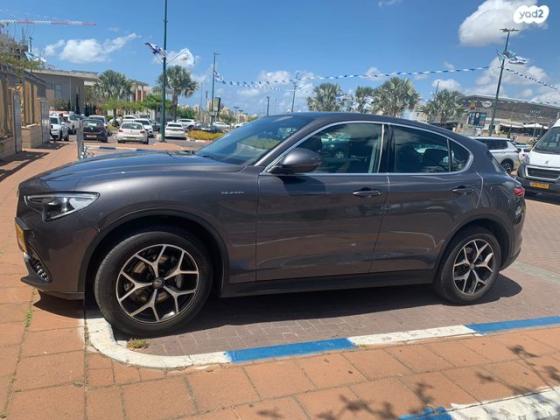 אלפא רומיאו סטלויו 4X4 Monza AWD אוט' 2.0 (200 כ''ס) בנזין 2021 למכירה בגני תקווה