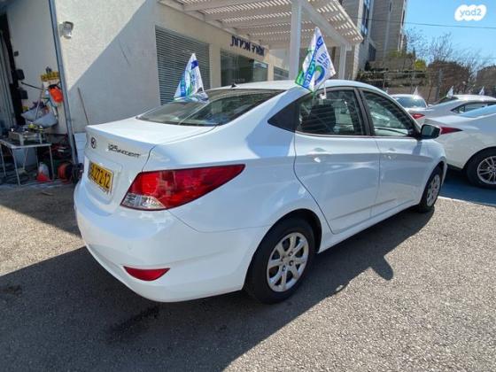 יונדאי i25 Inspire אוט' 1.4 (109 כ''ס) בנזין 2012 למכירה ברחובות