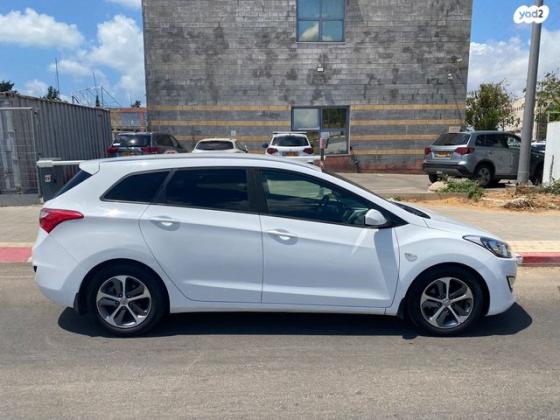 יונדאי i30 Inspire סטיישן אוט' 1.6 (135 כ"ס) בנזין 2016 למכירה בנתניה