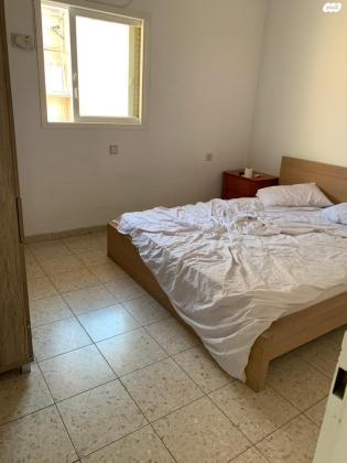 הסנה 11 (יד לבנים)