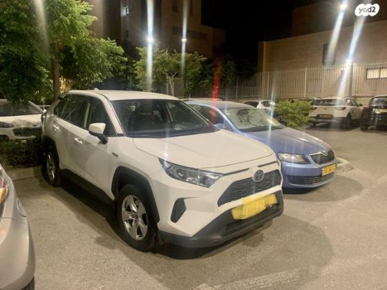 טויוטה RAV4 הייבריד E-volve הייבריד אוט' 2.5 (178 כ''ס) בנזין 2019 למכירה בקרית שדה התעופה u002F איירפורט סיט