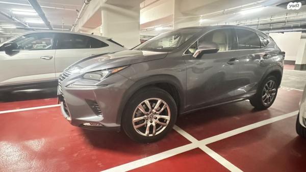 לקסוס NX NX300 Luxury אוט' 2.0 (238 כ''ס) בנזין 2021 למכירה בהרצליה