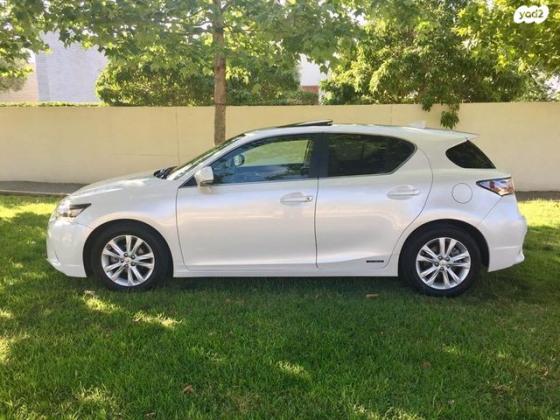 לקסוס CT200H Premium הייבריד אוט' 1.8 (99 כ"ס) בנזין 2016 למכירה בבת ים
