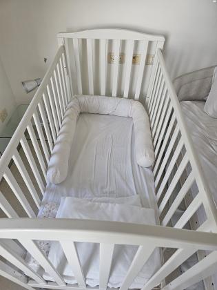 למכירה מיטת תינוק של שילב