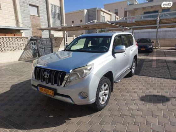 טויוטה לנד קרוזר ארוך 4X4 Select AC אוט' דיזל 7 מק' 3.0 (190 כ''ס) דיזל 2014 למכירה בראשון לציון