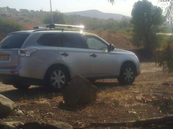 מיצובישי אאוטלנדר Invite ידני 5 מק' 2.0 (150 כ''ס) בנזין 2015 למכירה במודיעין מכבים רעות