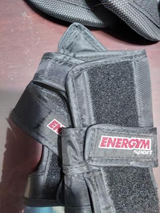 קסדה,מגיני ידיים,מגיני ברכיים ומגיני מרפ...