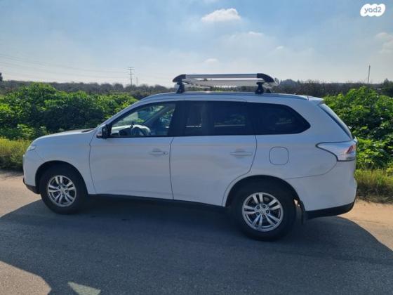 מיצובישי אאוטלנדר Instyle אוט' 7 מק' 2.0 (150 כ"ס) בנזין 2014 למכירה בחרות