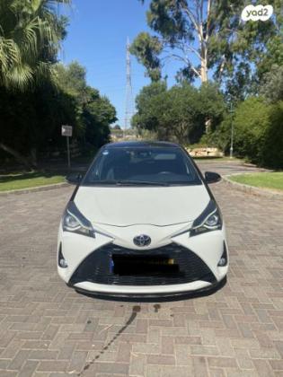 טויוטה יאריס Black Top אוט' 1.5 (112 כ"ס) בנזין 2017 למכירה בשדה ורבורג