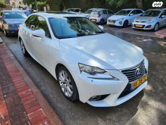 לקסוס IS300h Premium הייבריד אוט' 2.5 (181 כ"ס) בנזין 2014 למכירה בחולון