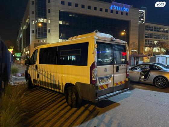 פיאט דוקאטו קצר/בינוני תא בודד+ארגז ידני דיזל 2.3 (130 כ''ס) דיזל 2013 למכירה בתל אביב יפו