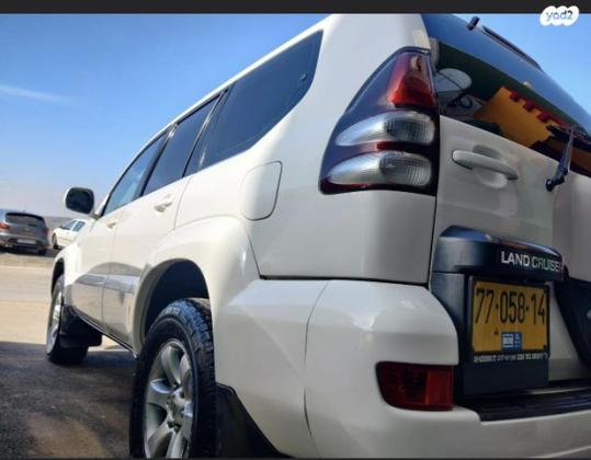 טויוטה לנד קרוזר ארוך 4X4 STD אוט' דיזל 5 מק' 3.0 (166 כ"ס) דיזל 2006 למכירה בלוד