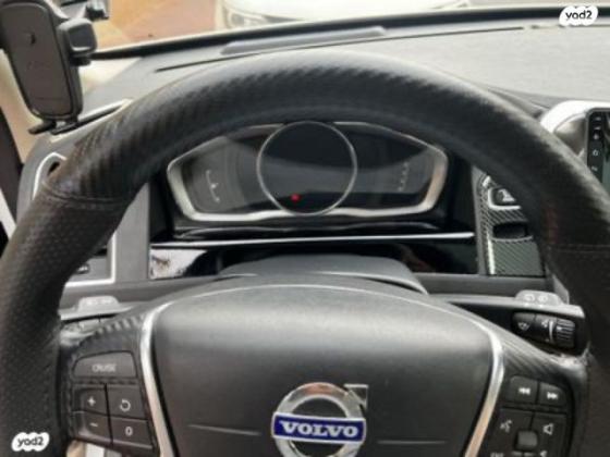 וולוו XC60 T5 R-Design סטיישן אוט' 2.0 (245 כ"ס) בנזין 2016 למכירה ברעננה