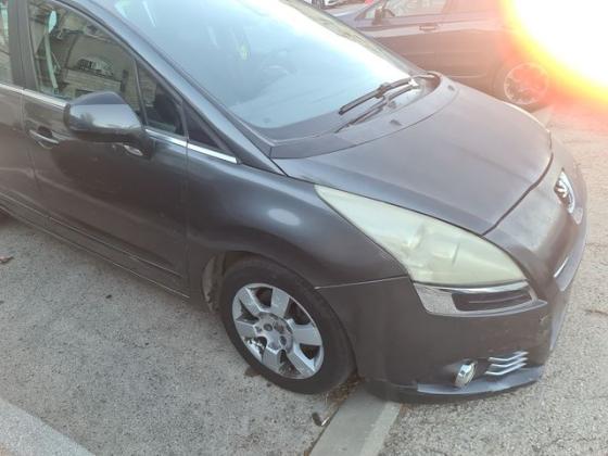פיג'ו 5008 Premium סטיישן אוט' 1.6 (156 כ"ס) בנזין 2011 למכירה בירושלים