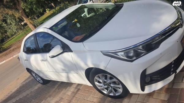 טויוטה קורולה GLI אוט' 1.6 (132 כ''ס) [2016 ואילך] בנזין 2016 למכירה במעגלים