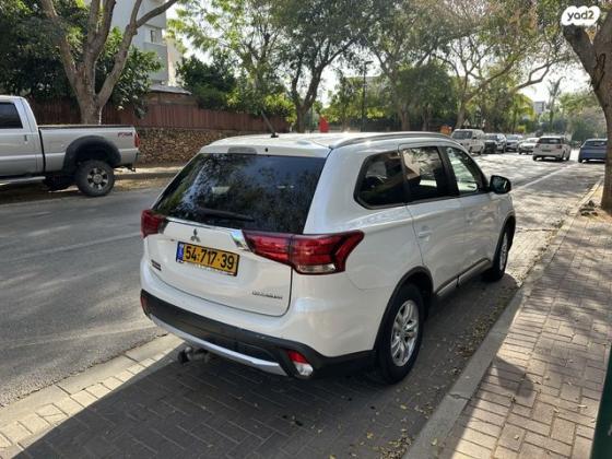מיצובישי אאוטלנדר Instyle אוט' 7 מק' 2.0 (150 כ"ס) בנזין 2016 למכירה בהרצליה