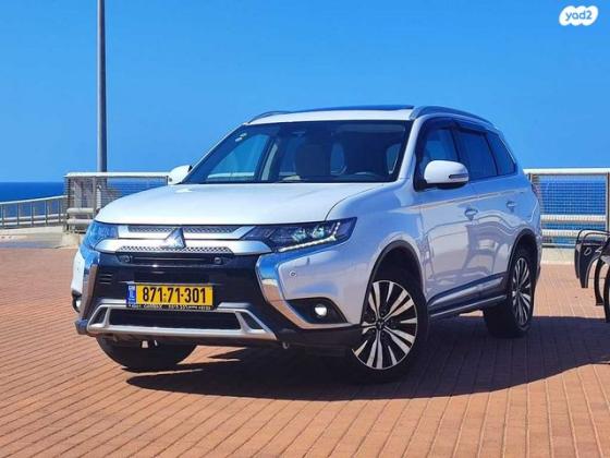 מיצובישי אאוטלנדר Premium אוט' 7 מק' 2.0 (150 כ''ס) בנזין 2020 למכירה בחיפה