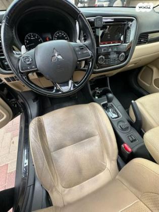מיצובישי אאוטלנדר Premium אוט' 7 מק' 2.0 (150 כ''ס) בנזין 2016 למכירה בכפר סבא