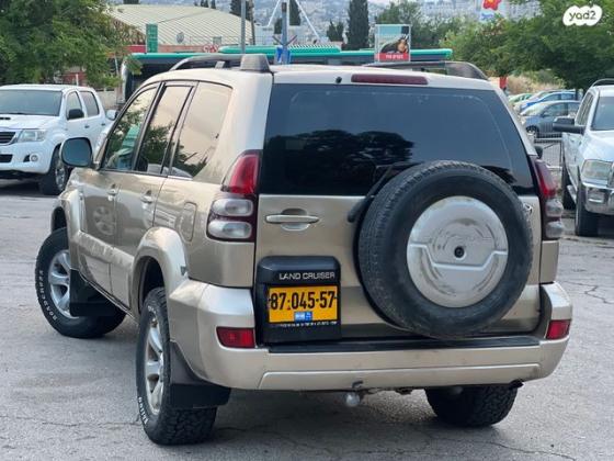 טויוטה לנד קרוזר ארוך 4X4 Luxury אוט' דיזל 8 מק' 3.0 (166 כ''ס) דיזל 2005 למכירה בירושלים