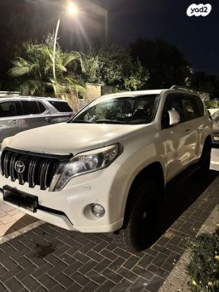 טויוטה לנד קרוזר ארוך 4X4 Luxury Led אוט' דיזל 7 מק' 3.0 (190 כ''ס) דיזל 2015 למכירה בראשון לציון