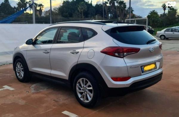 יונדאי טוסון Panoramic אוט' בנזין 2.0 (155 כ"ס) בנזין 2018 למכירה ברחובות