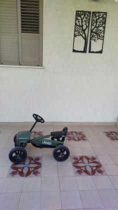 בהזדמנות !!!מכונית פדאלים מדהימה של