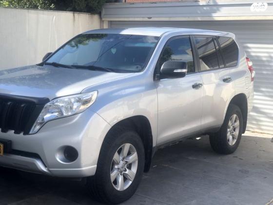 טויוטה לנד קרוזר ארוך 4X4 TS אוט' דיזל 7 מק' 2.8 (177 כ''ס) דיזל 2017 למכירה באבן יהודה