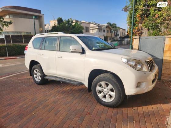 טויוטה לנד קרוזר ארוך 4X4 Luxury 60th אוט' דיזל 7 מק' 3.0 (190 כ''ס) דיזל 2011 למכירה בהוד השרון