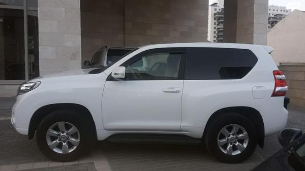 טויוטה לנד קרוזר קצר 4X4 Luxury אוט' דיזל 2.8 (177 כ"ס) דיזל 2017 למכירה בחולון