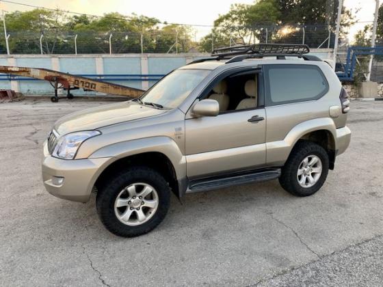 טויוטה לנד קרוזר קצר 4X4 Premium אוט' דיזל 3.0 (173 כ''ס) דיזל 2006 למכירה בטירת כרמל