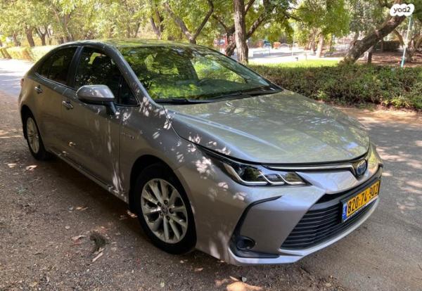 טויוטה קורולה הייבריד Sense סדאן אוט' 1.8 (98 כ''ס) בנזין 2022 למכירה בחיפה