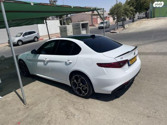 אלפא רומיאו ג'וליה Veloce AWD אוט' 2.0 (280 כ''ס) בנזין 2023 למכירה בבאר שבע