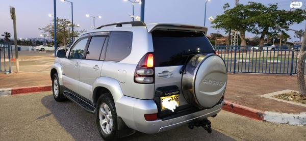 טויוטה לנד קרוזר ארוך 4X4 Luxury אוט' 8 מק' 4.0 (250 כ''ס) בנזין 2004 למכירה בבאר שבע