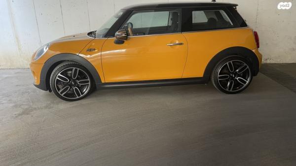 מיני קופר Pepper אוט' 2 דל' 1.5 (136 כ"ס) בנזין 2015 למכירה בנתניה