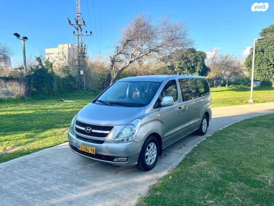 יונדאי i800 GLS CRDI מיניבוס ידני דיזל 8 מק' 2.5 (136 כ"ס) דיזל 2011 למכירה בתל אביב יפו