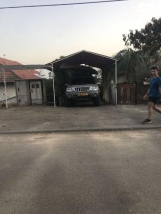 יונדאי טאראקן 4X4 GLS אוט' דיזל 5 מק' 2.9 (150 כ''ס) דיזל 2004 למכירה בכרכום