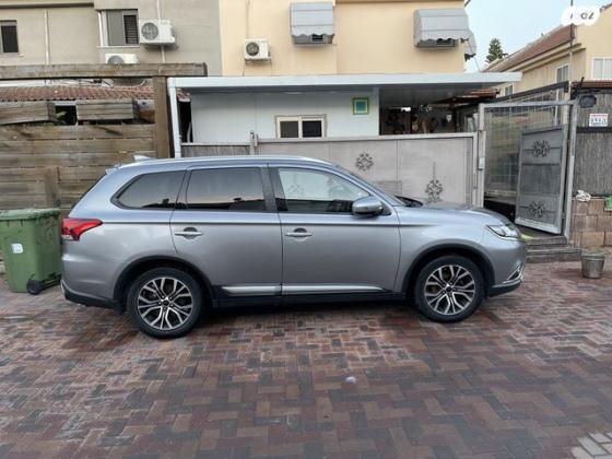 מיצובישי אאוטלנדר Instyle אוט' 7 מק' 2.0 (150 כ"ס) בנזין 2018 למכירה בגן יבנה