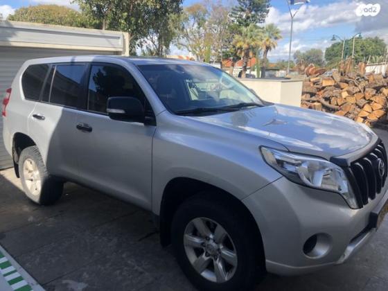 טויוטה לנד קרוזר ארוך 4X4 TS אוט' דיזל 7 מק' 2.8 (177 כ''ס) דיזל 2017 למכירה באבן יהודה