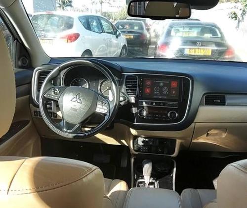 מיצובישי אאוטלנדר Premium אוט' 7 מק' 2.0 (150 כ''ס) בנזין 2019 למכירה ב