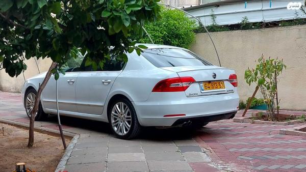סקודה סופרב (עד 2019) Elegance אוט' 2.0 (200 כ''ס) בנזין 2014 למכירה בטירה