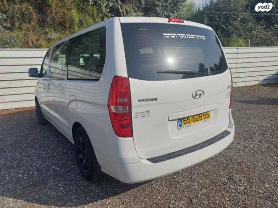 יונדאי i800 GL CRDI סגור אוט' דיזל 2.5 (170 כ''ס) דיזל 2017 למכירה באלונים