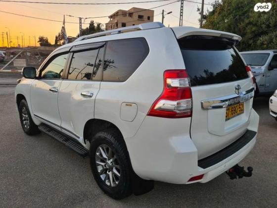 טויוטה לנד קרוזר ארוך 4X4 Select AC אוט' דיזל 7 מק' 3.0 (190 כ''ס) דיזל 2013 למכירה במעלות תרשיחא