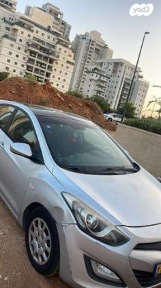 יונדאי i30 Inspire אוט' 1.6 (135 כ"ס) בנזין 2013 למכירה בפתח תקווה